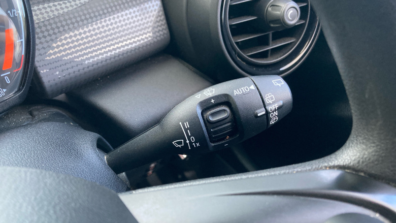 MINI Hatchback 1.5 Cooper Classic II 3dr Petrol Hatchback